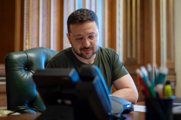 Зеленський вперше поговорив з новим Папою Римським: про що була розмова