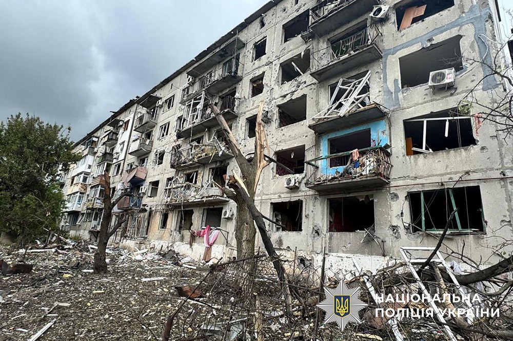 Окупанти скинули 18 авіабомб, є поранені і руйнування  – наслідки обстрілів Донеччини