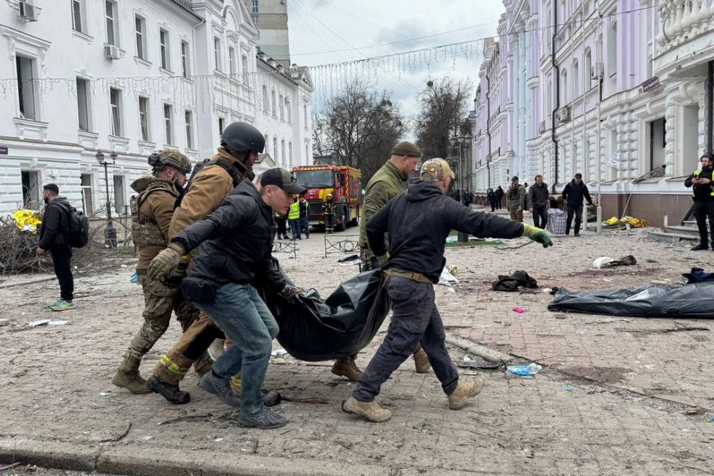 Скориставшись безпорадним станом, вкрав у пораненого під час удару по Сумах, смартфон - судитимуть 45-річного чоловіка