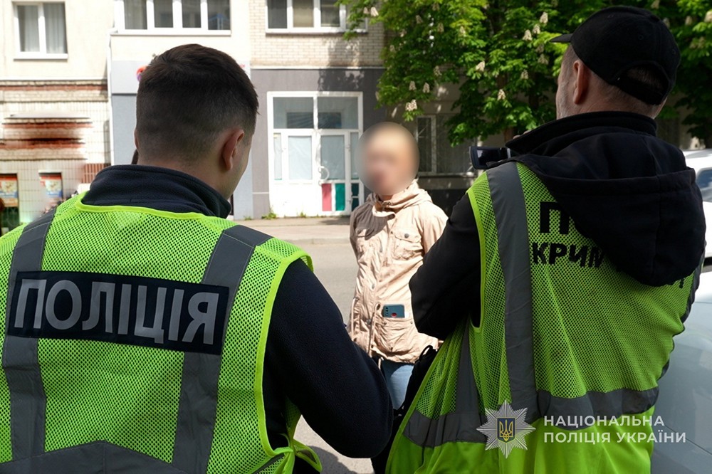 Намагалася продати новонароджену дитину за 30 000 доларів — у Сумах затримали горе-матір