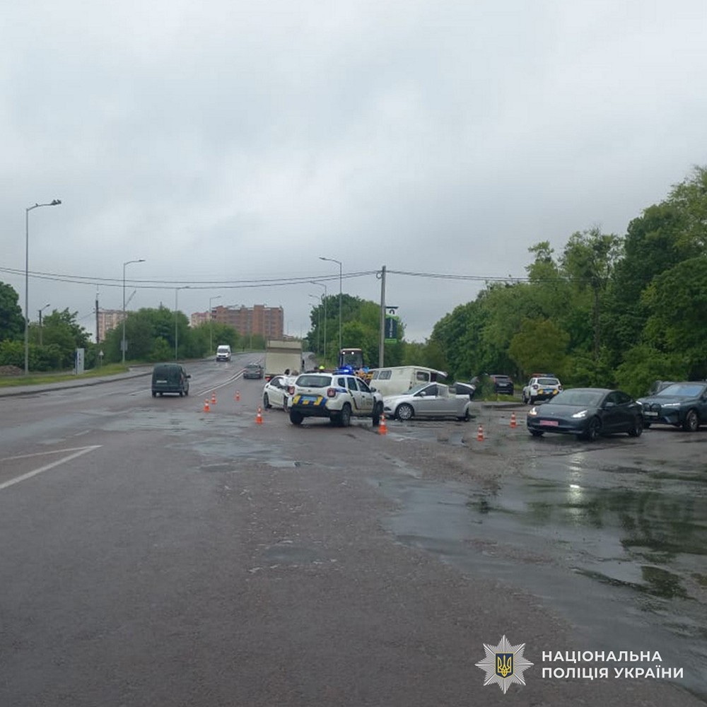 Масштабна ДТП у Львові за участю чотирьох авто - є постраждалі