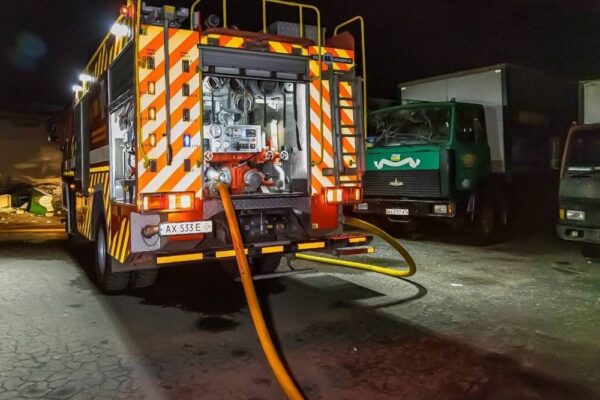 Нічна повітряна атака 30 червня: масштабні пожежі, серед постраждалих дитина – все, що відомо (фото)