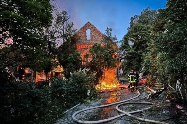 Нічна повітряна атака 22 червня: є жертви, виникли масштабні пожежі – все, що відомо (фото, відео)