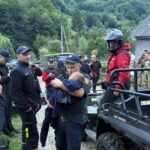 Двох дворічних дітей знайдено живими сьогодні після нічних пошуків на Закарпатті і Львівщині (фото, відео)
