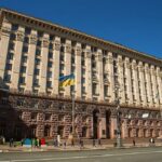 Скільки заробляють мери українських міст і на які суми живуть – дослідження руху «Чесно»