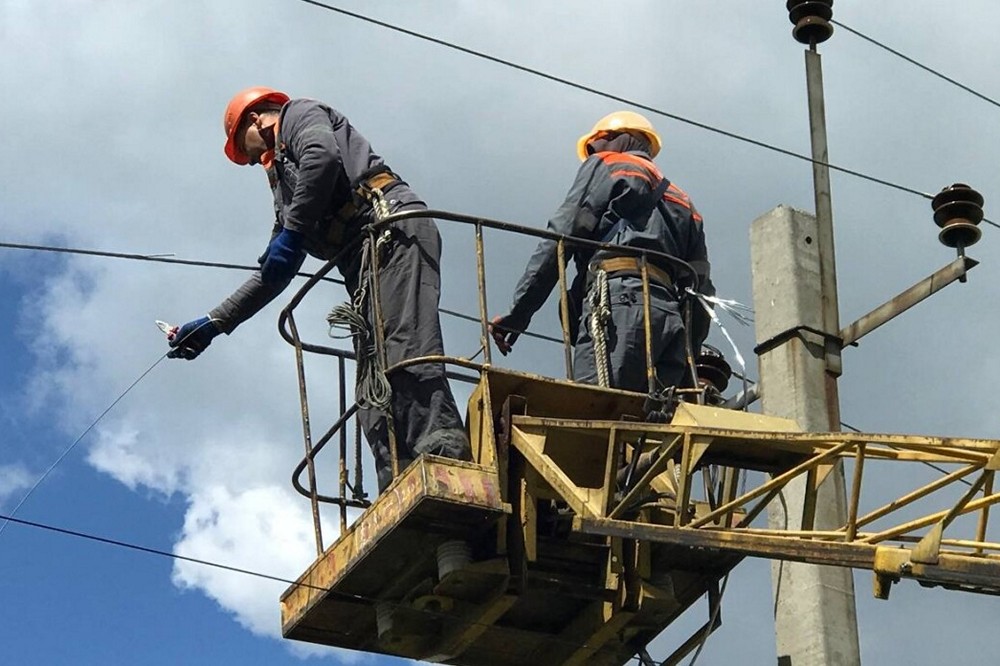 Окупанти атакували бригаду обленерго на Запоріжжі - поранено енергетика 1 Окупанти атакували бригаду обленерго на Запоріжжі - поранено енергетика