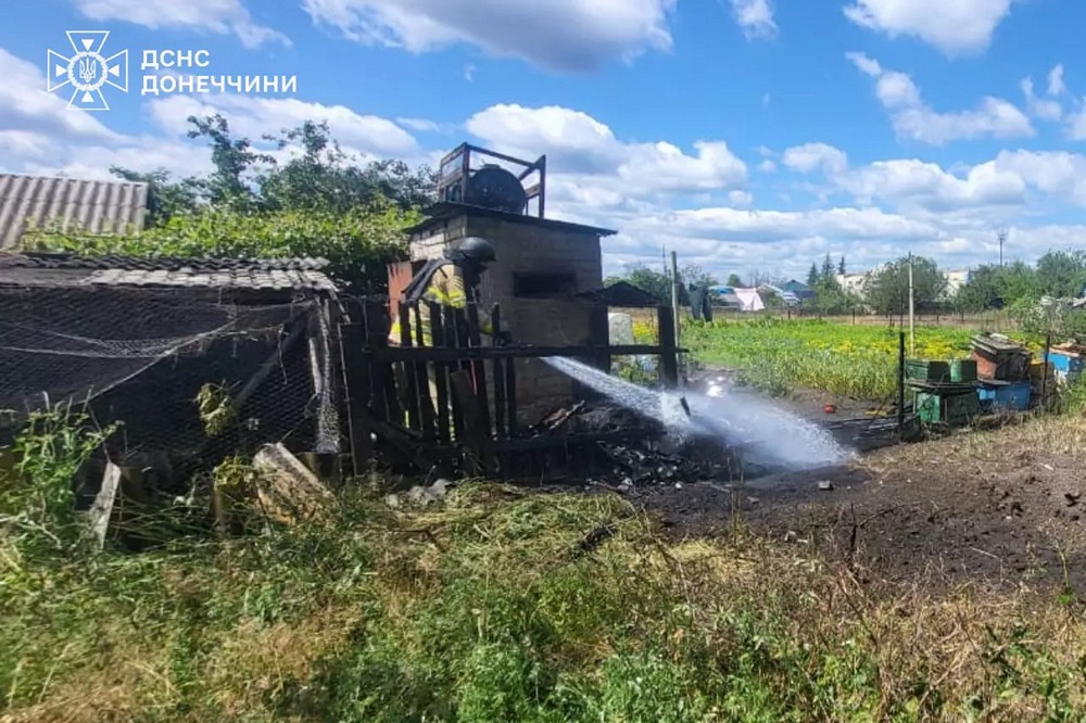 На жінку впало 340 кг будівельних конструкцій: на Донеччині не вщухає терор, ворог 68 разів обстріляв населені пункти
