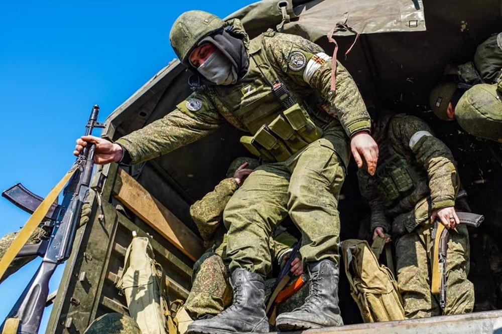Стало відомо, чим Росія заманює трудових мігрантів на війну в Україні
