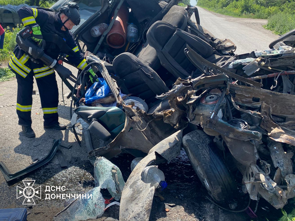 Жінку затисло у авто – ДТП у Покровському районі забрала життя трьох людей