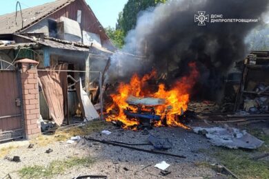 Ворог вдарив по автівці у
