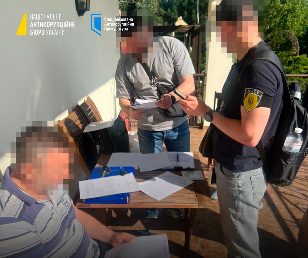 Злочинна організація за участі депутата облради наживалась на закупівлях медобладнання для онкохворих
