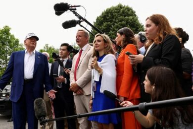 Порадив спочатку розібратися з РФ – Трамп відмахнувся від пропозиції Путіна щодо «посередництва» у конфлікті на Близькому Сході