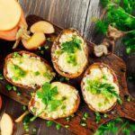 Картопляні човники з начинкою
