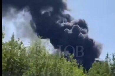 Склад із деталями для дронів спалахнув у Ростовській області (фото, відео)