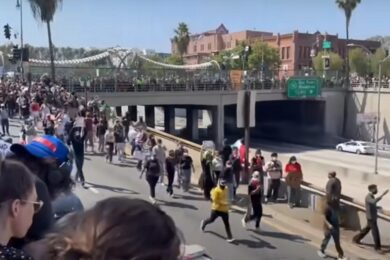На протестах у Лос-Анджелесі поліція і нацгвардія почали стріляти в журналістів: подробиці