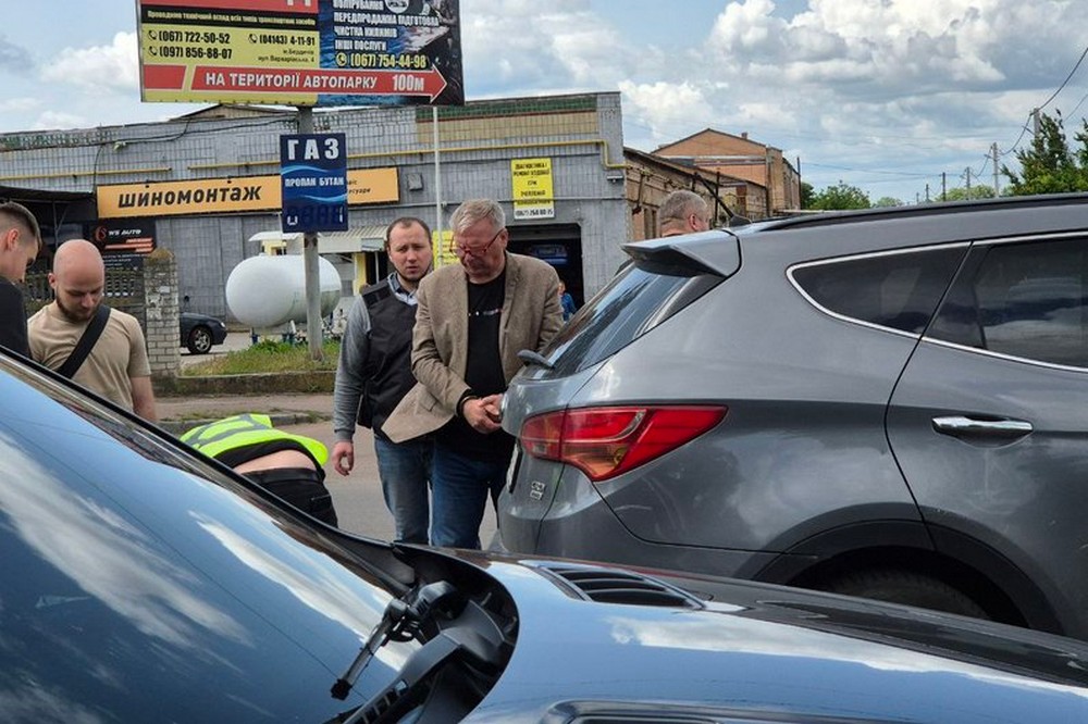 Затриманого посеред вулиці мера Бердичева сьогодні заарештували – що відомо (фото, відео)