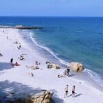 Пляжний сезон на Одещині стартував – де можна купатися в морі у 2025 році