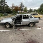 Окупанти атакували цивільне авто, постраждали