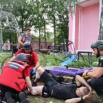 Пошкоджено будівлю дитячої залізничної дороги в Харкові, є загиблий і багато постраждалих – що відомо