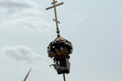 Є поранені, понівечено церкву, медичний і освітній заклади: ворог обстріляв Сумщину