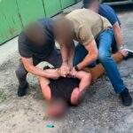 Нашпигували вибуховий пристрій металевими гайками та цвяхами – затримано зловмисників, які вчинили теракт на Харківщині