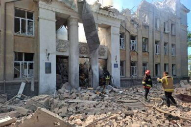 Є загиблі, серед поранених діти, зруйновано школу – росія вдарила по Одещині