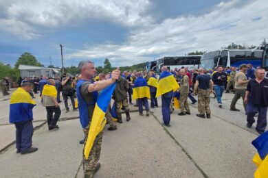 Обмін полоненими між Україною та Росією під загрозою? Заяви сторін