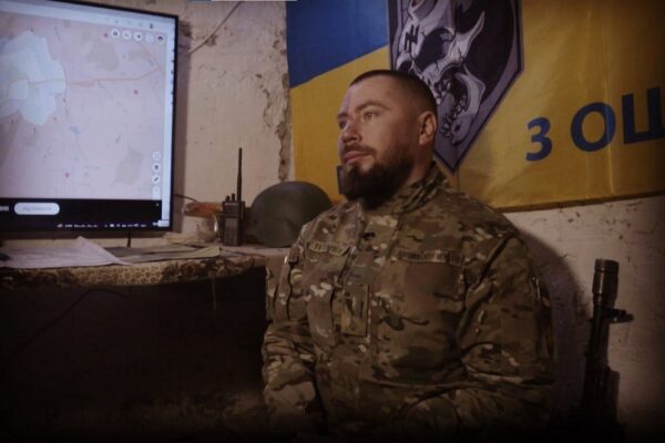 «Вийшов ворог на дистанцію артобстрілу? Все: людей евакуюємо, місто готуємо» – військовий на пальцях пояснив, чому це важливо для оборони