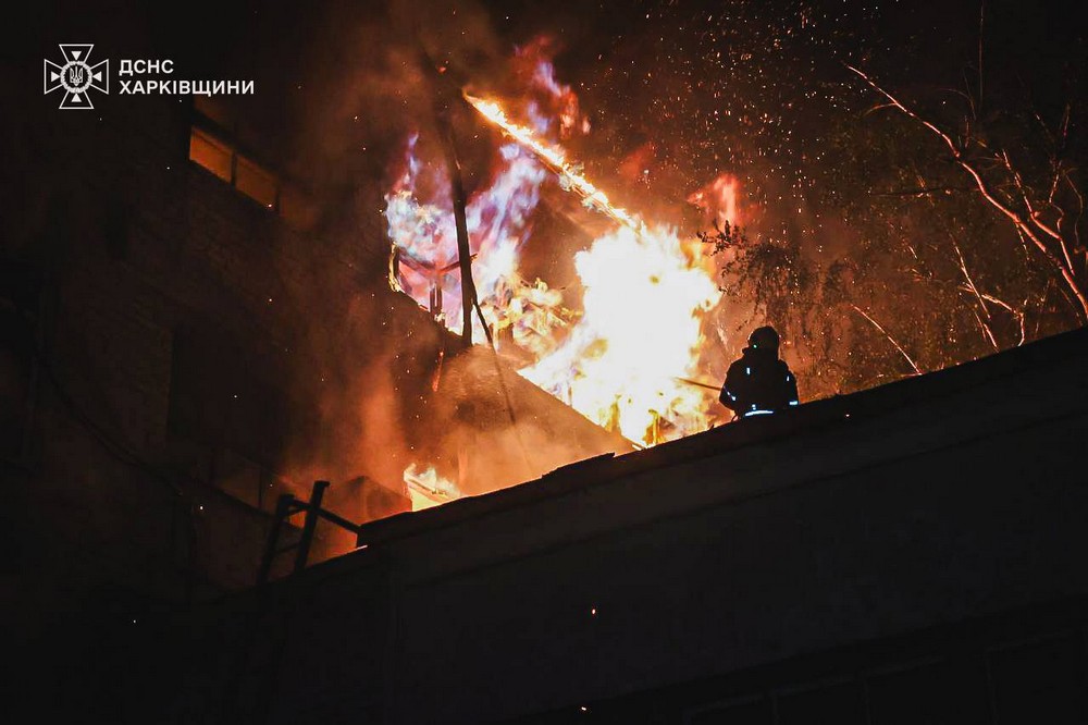 Є загиблі і десятки поранених, серед них діти: ворог жорстоко вдарив по Харкову, влучив у житлові будинки: (фото, відео)