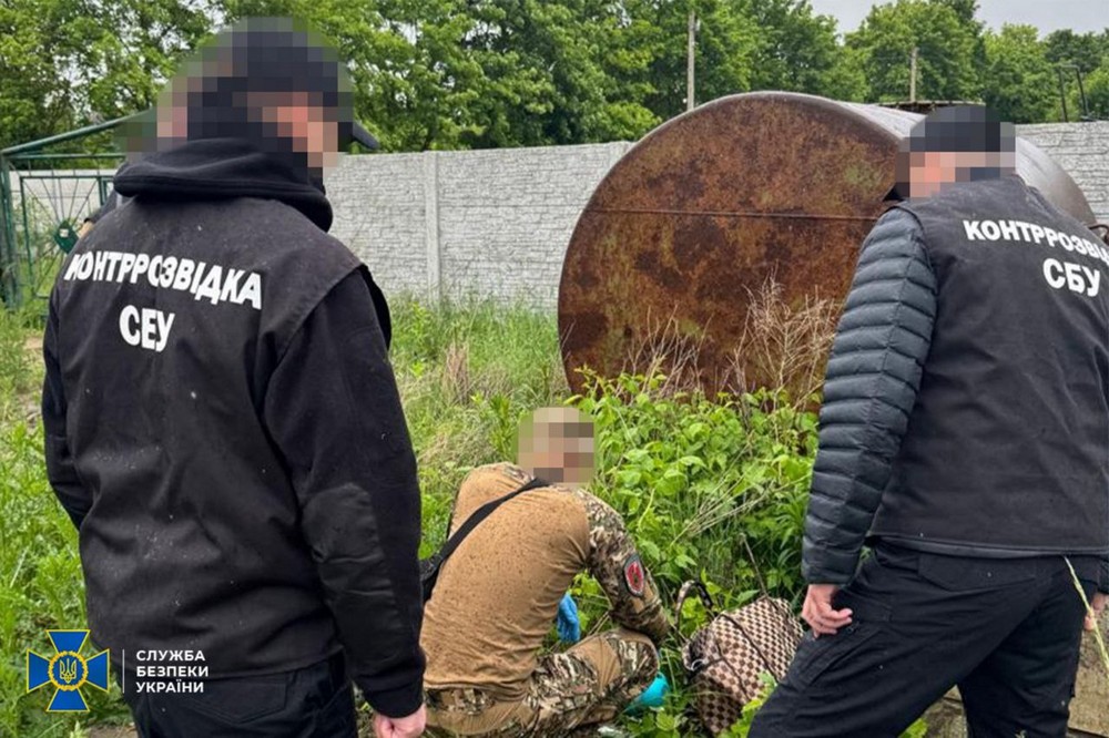 Збиралися підірвати 15-річну дівчинку разом з іншими людьми в центрі Івано-Франківська – СБУ і поліція попередили кривавий теракт 1 Збиралися підірвати 15-річну дівчинку разом з іншими людьми в центрі Івано-Франківська – СБУ і поліція попередили кривавий теракт