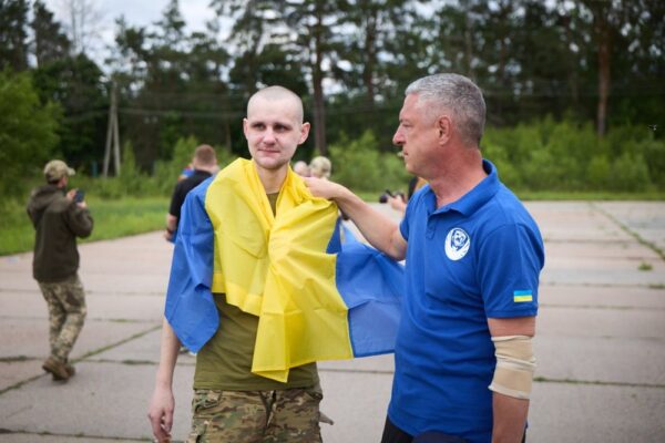 Відбувся черговий обмін військовополоненими 12 червня: Україна повернула важкопоранених Захисників