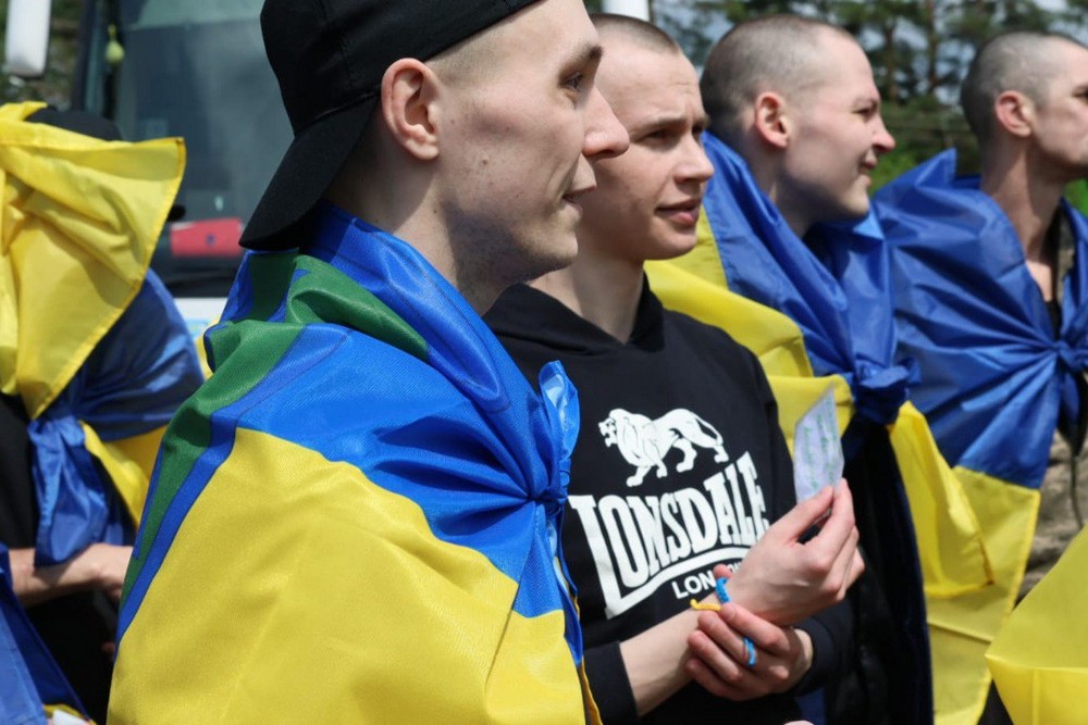 Фото з обміну полоненими 12 червня