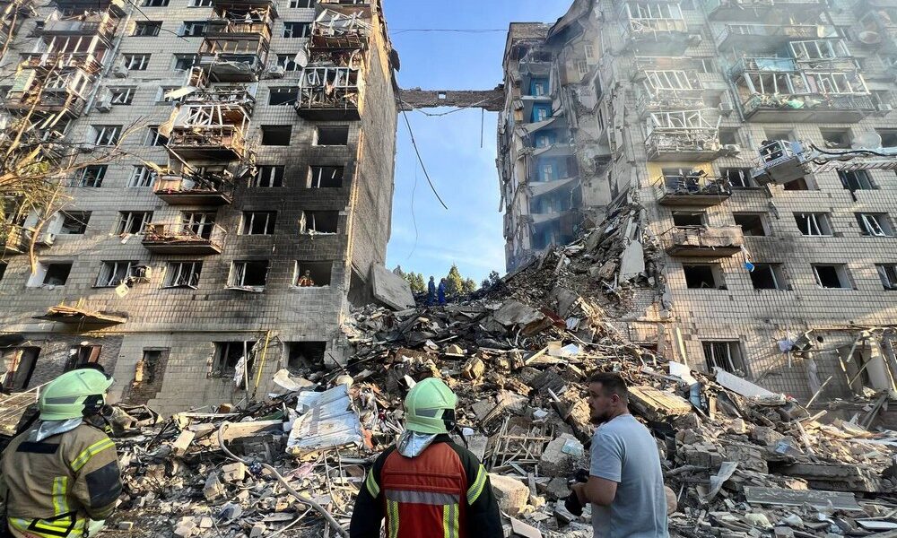 Жахливий удар по Києву 17 червня: багато загиблих і постраждалих, під завалами шукають людей (фото, відео)