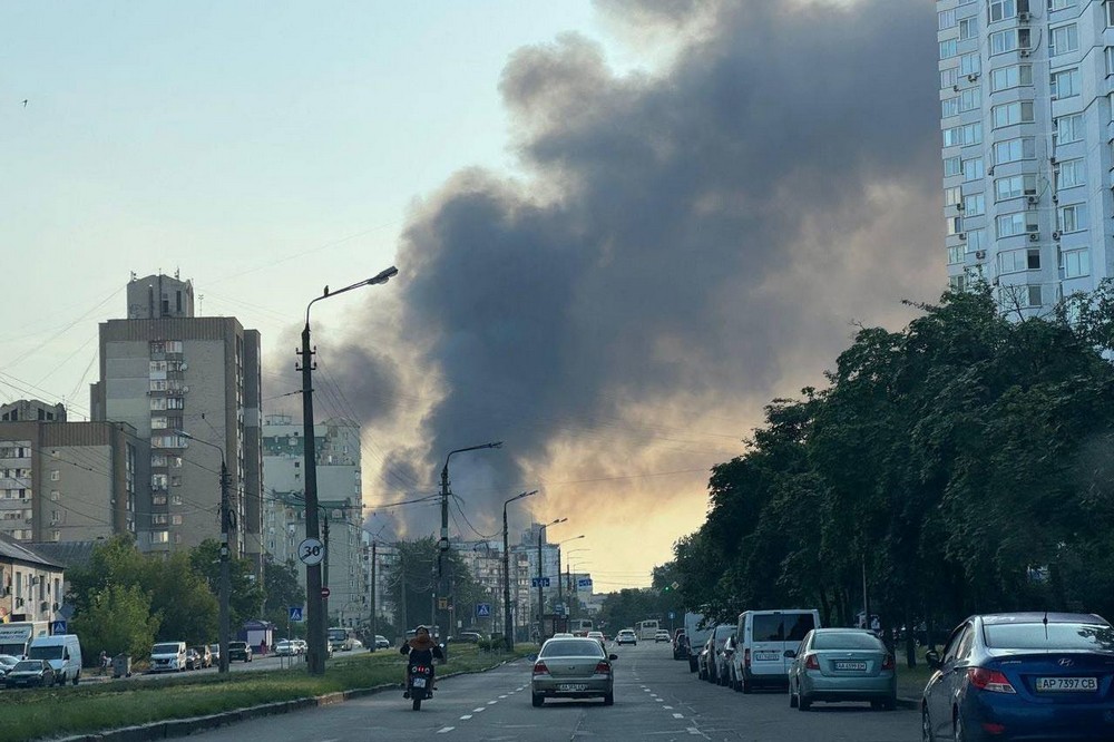 Фото наслідків удару по Києву