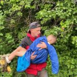 Живий! Знайдено 5-річного хлопчика, якого три доби шукали на Прикарпатті у лісі (фото, відео)