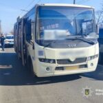 Жінка випала з автобуса у Черкасах і померла: судитимуть водія