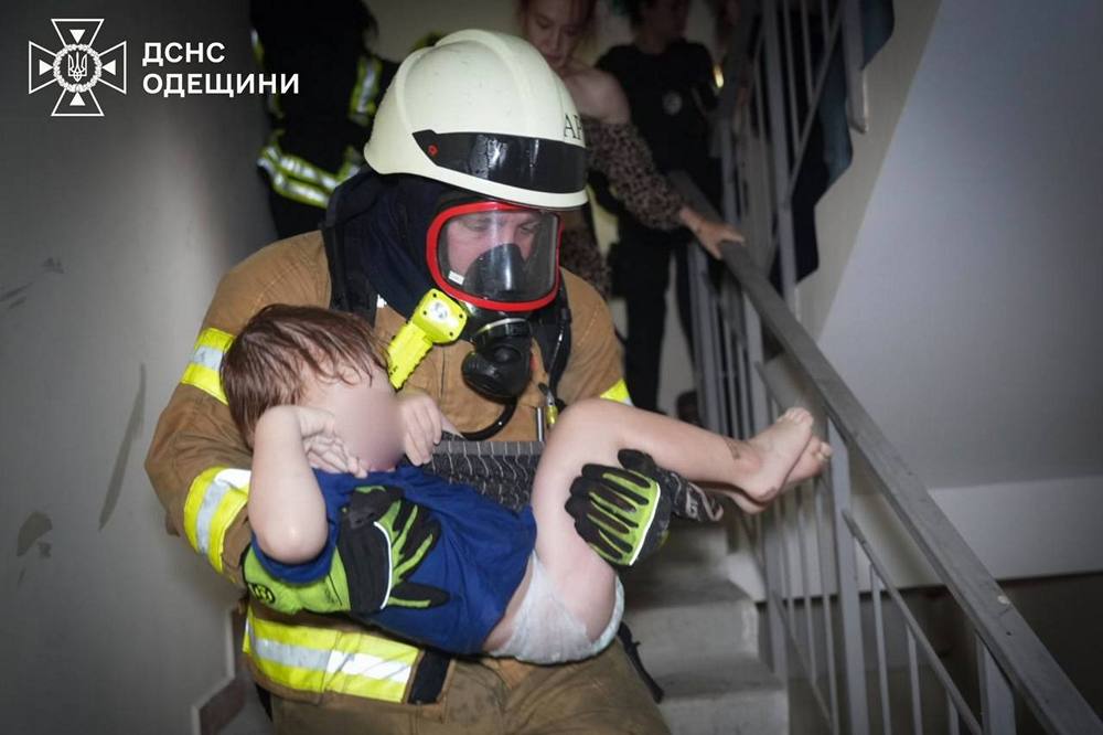 Є загиблі та постраждалі, люди опинились заблокованими в квартирах - РФ знову атакувала Одесу
