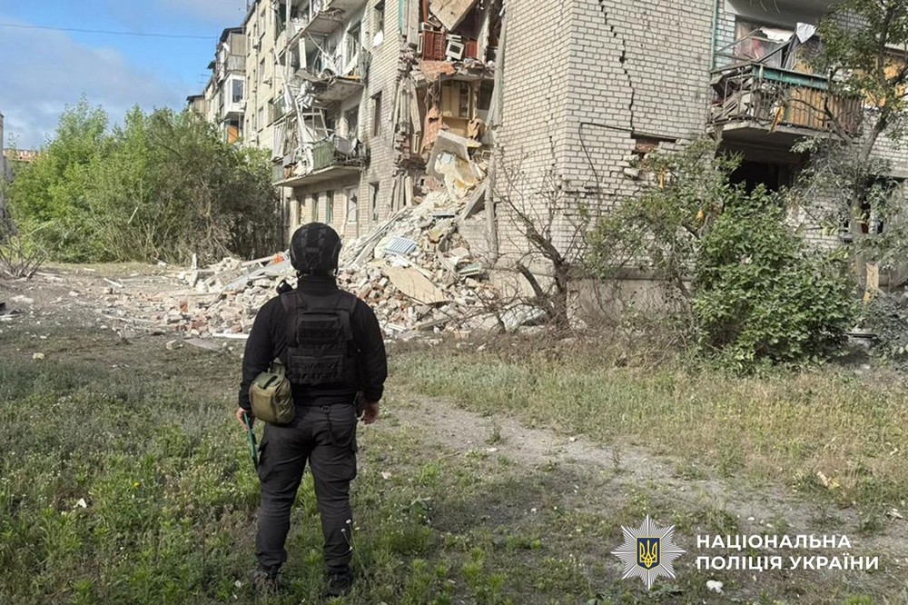 Пошкоджено залізничну колію, об’єкт інфраструктури, будинки – загиблі і багато поранених внаслідок обстрілів Донеччини