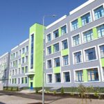 Учні будуть зі світлом – школи в Україні готують до блекаутів