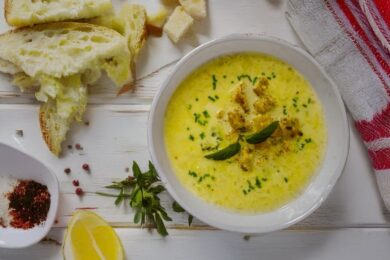 Рецепт дня: «Гороховий суп-пюре з сухариками»