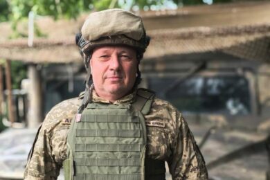 Поранений водій-сапер з Дніпра на підбитій машині зміг вивезти з-під обстрілу 30 побратимів!