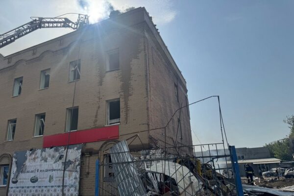 Смертельний удар по центру Слов’янська вранці і доба на Донеччині: 5 загиблих, понад 10 поранених (фото, відео)