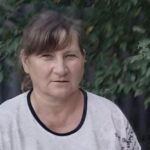 Поранена 13-річна дівчинка сиділа біля