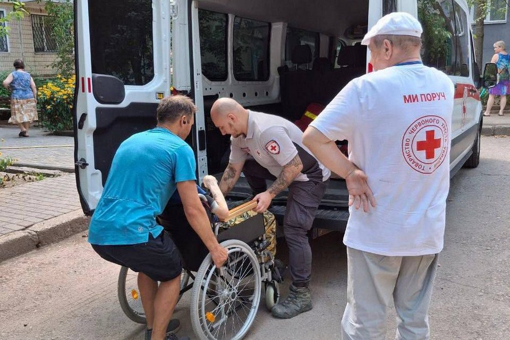 Допомога з евакуацією у Нікополі від Червоного Хреста: як звернутися