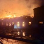 Масована нічна повітряна атака 2 липня: удар по «Новій пошті», є поранені – все, що відомо (фото)
