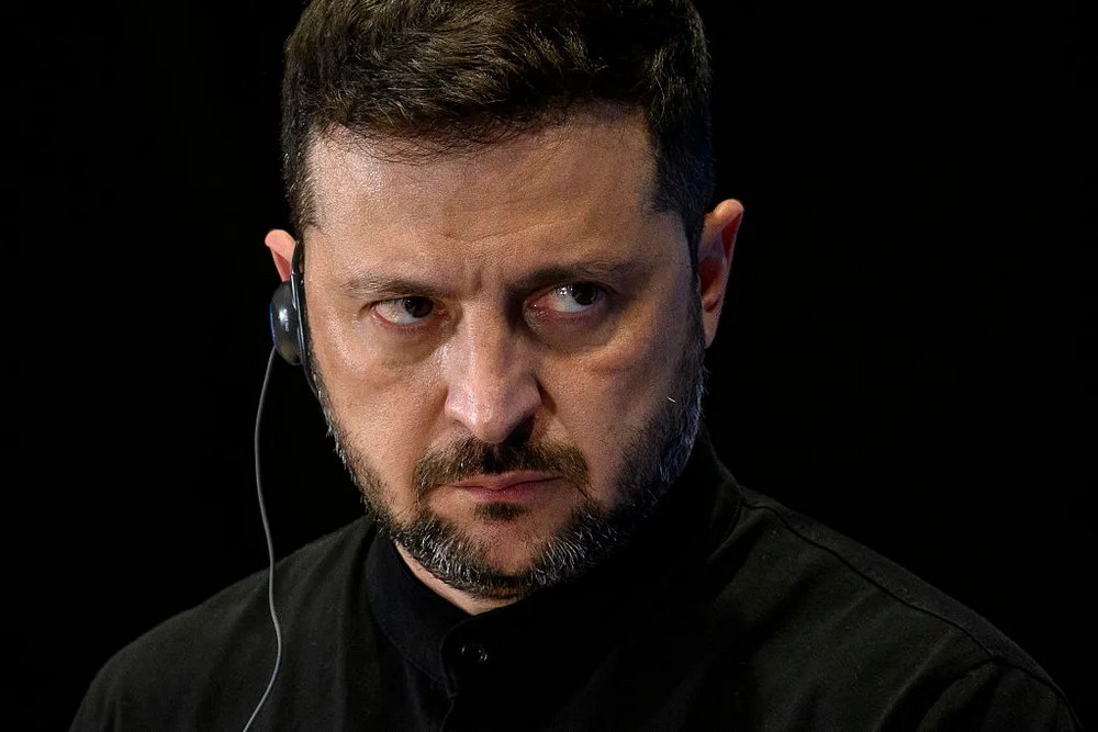 Героїчний образ Зеленського зазнав краху після останніх подій - що робити президенту України? 1 Героїчний образ Зеленського зазнав краху після останніх подій — Bloomberg