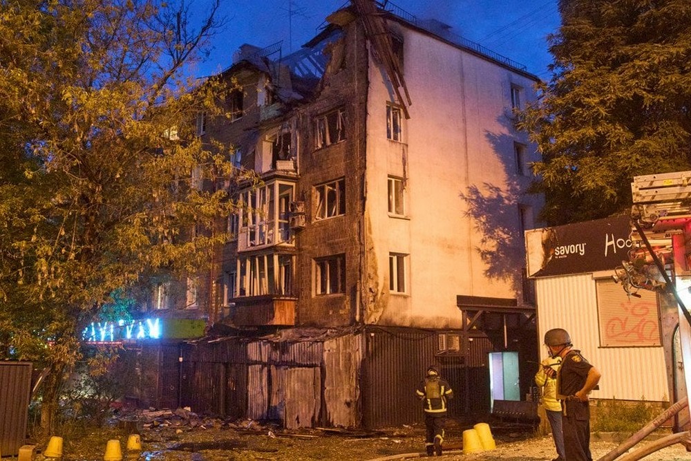 Масована атака на Київ 10 липня: є загиблі, багато постраждалих, мешканців просять зачинити вікна