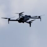 FPV-дрон влучив у автівку з родиною на Харківщині: загинув 8-річний хлопчик, поранені його братик і батьки – ЗМІ