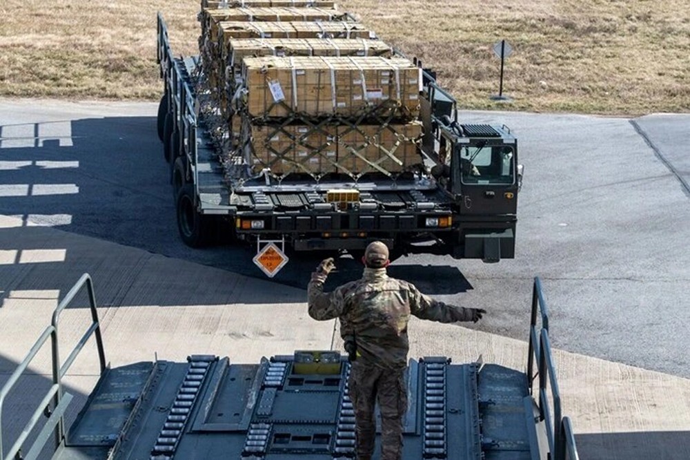 Трамп оголосив про відновлення постачання зброї Україні – у Кремлі відреагували