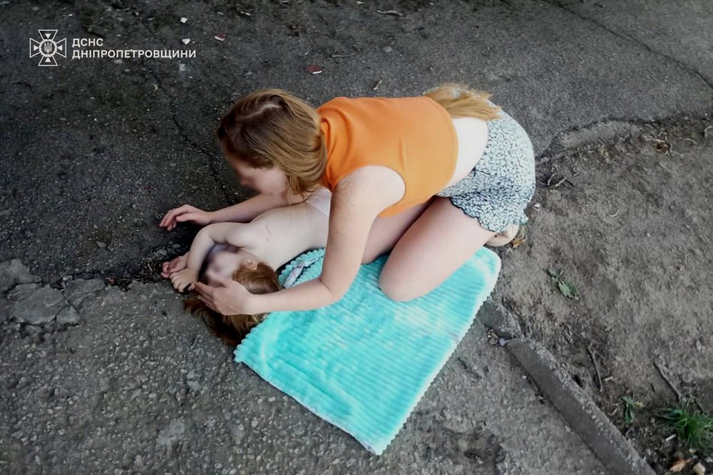 Дитина випала з 5 поверху і вижила на Дніпропетровщині